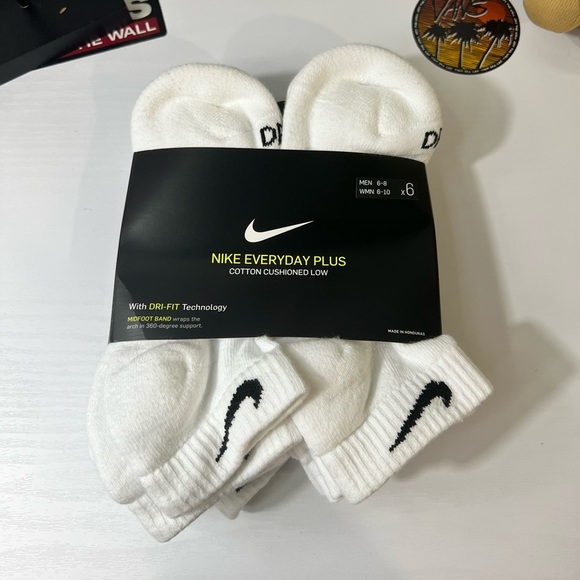 NIKE EVERYDAY PLUS COTTON CUSHIONED LOW DRI-FIT TECHNOLOGY/ MEDIUM SIZE - Picture 2 of 8